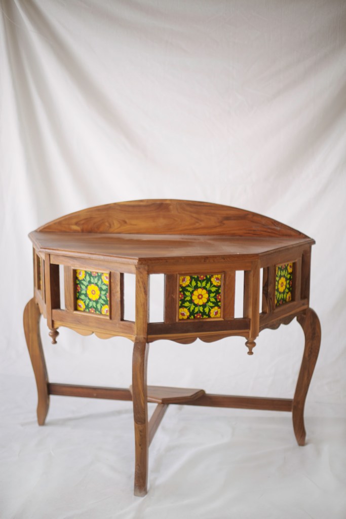 Mesa consola Kavita
