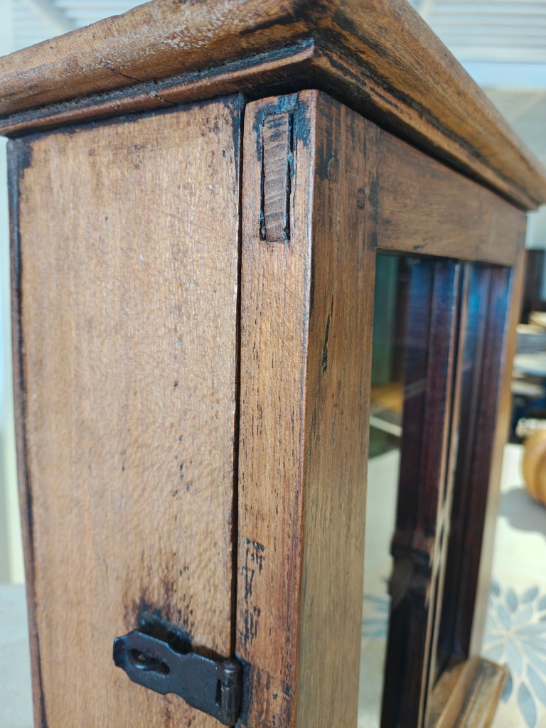 Caja de madera llavero