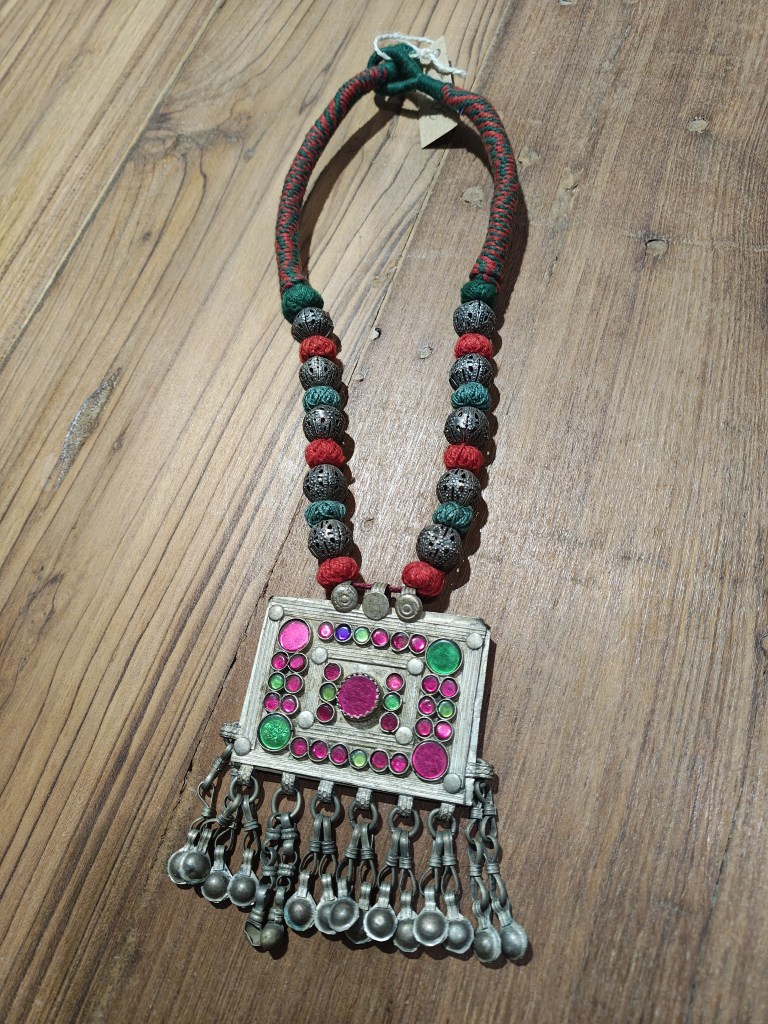 Collar Indira