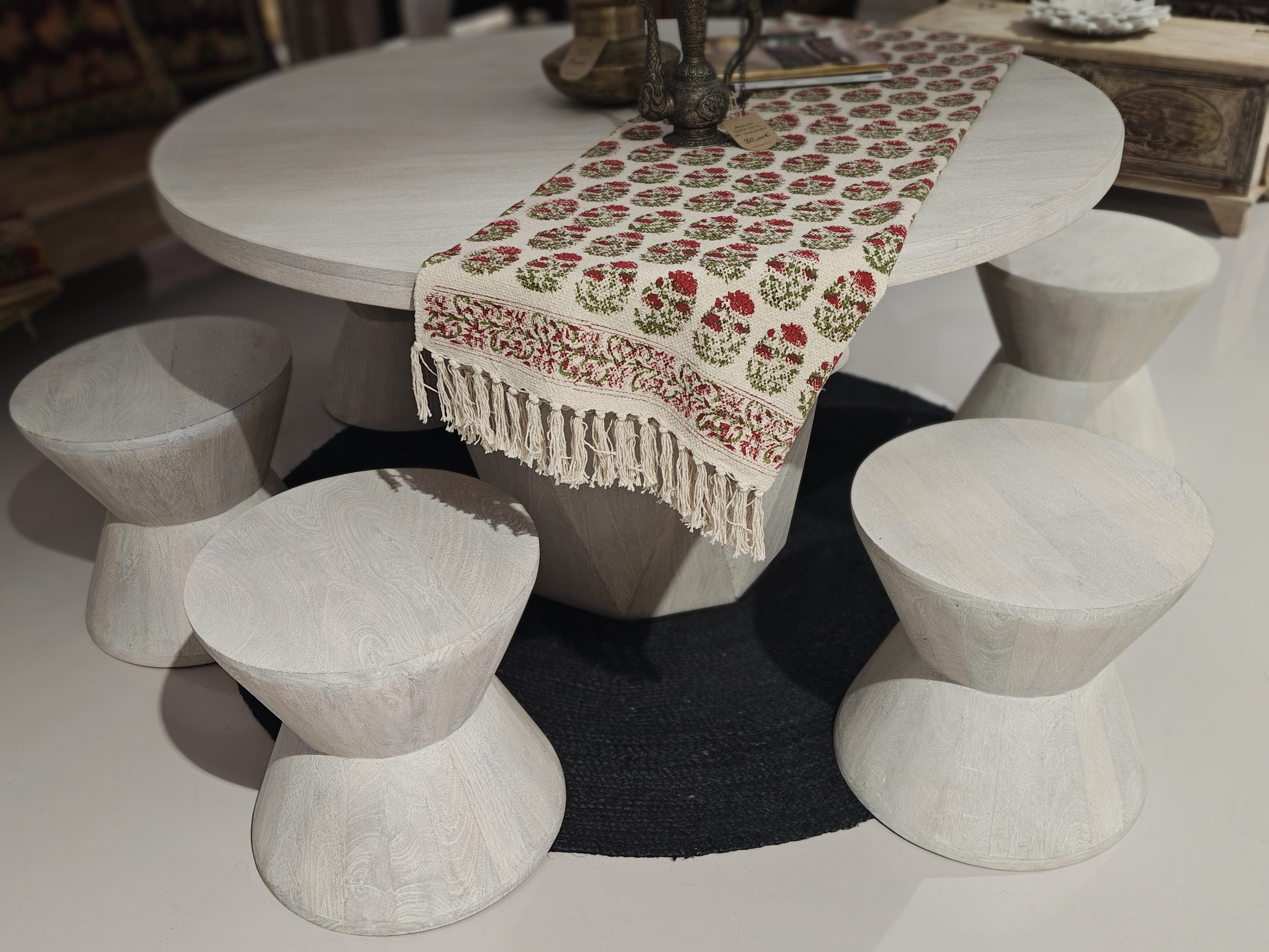 Set de mesa y sillas Hyderabad: imagen 1