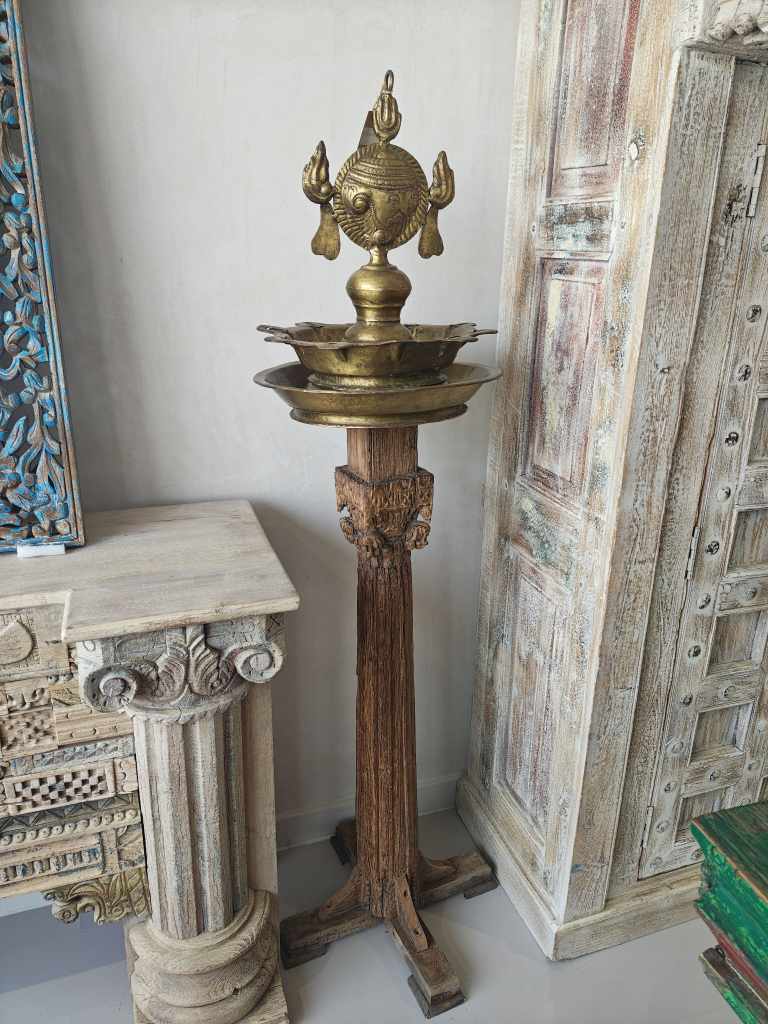 Columna Kalash
